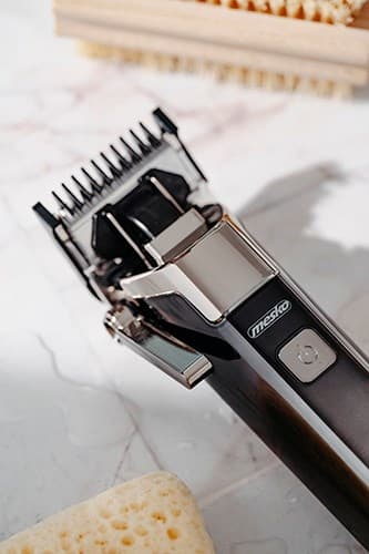 Mesko MS 2842 hiustenleikkuri LCD-näytöllä - USB-c