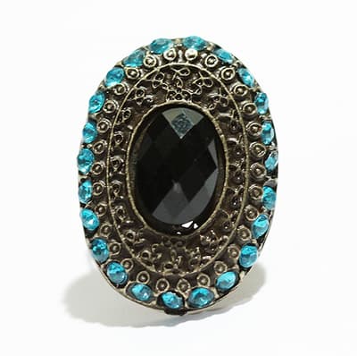 Ring black oval stone