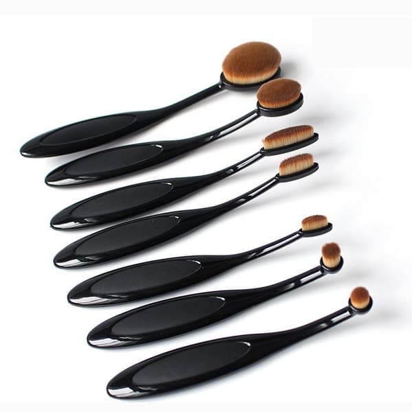 Oval makeup brushes 10 pcs. black