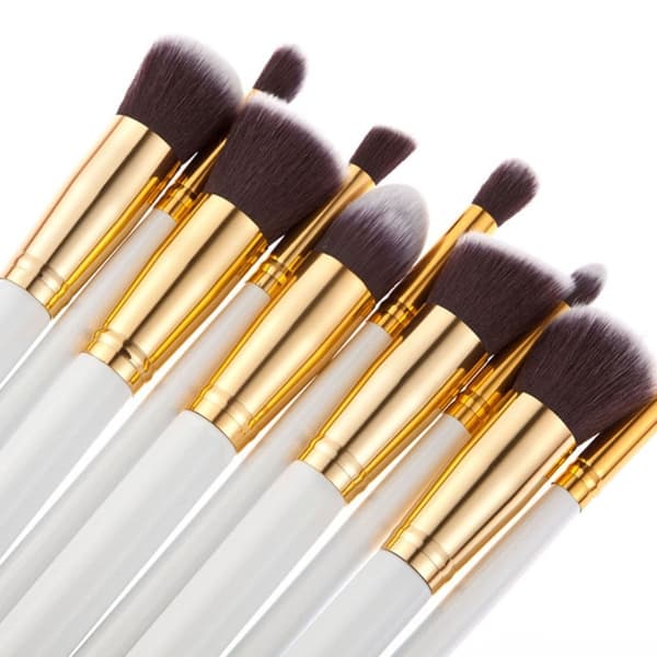 10 pcs. White / Gold makeup brushes of good quality