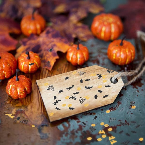 Halloween - konfetti med fine Halloween-detaljer