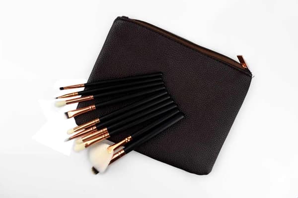 15 pcs. professional makeup brushes with nice storage