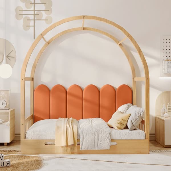 Talon sänky 140x100/200 cm patjalla – jatkettava kattosänky, ulosvedettävä mäntysohva samettityynyillä, luonnonvärinen & oranssi