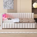 Miniatyrbild 1 av 11: Polstersäng 140x200 i sammet – bäddsoffa med LED-belysning, USB-laddare, ryggstöd, huvudgavel och stabil ram - Beige