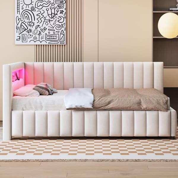 Polstersäng 140x200 i sammet – bäddsoffa med LED-belysning, USB-laddare, ryggstöd, huvudgavel och stabil ram - Beige