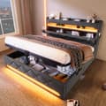Pikkukuva 1 / 11: Parivuode 140x200 cm, 360° LED, hydraulinen säilytystila, USB/Type-C, sängynpääty, harmaa, pellava, patjalla