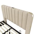 Pikkukuva 10 / 11: Sänky 140x200 - pehmustettu sängynpääty kultaisilla yksityiskohdilla, USB-C-lataus, hydraulinen säilytys - beige liinavaatteet patjalla