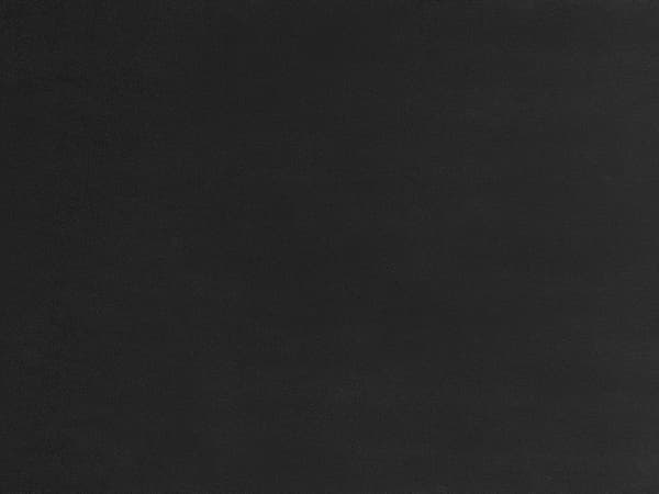 Sort fløjlsseng 180 x 200 cm med ramme med ramme og sengegavl