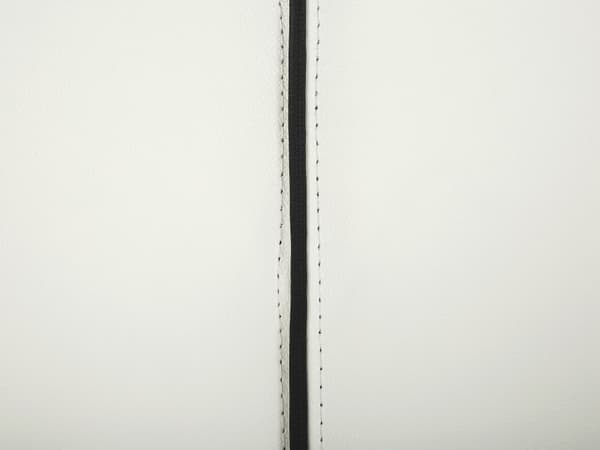 Parisänky luonnonvalkoinen nahka verhoiltu 140 x 200 cm sälepohja LED-valo tikattu kaareva pääty retro glamour tyyli