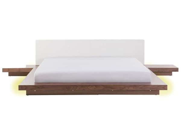 Parisänky ruskea MDF-levy 180 x 200 cm sälepohja yöpöydät valkoinen keinonahka sängynpääty LED-valo matala moderni tyyli