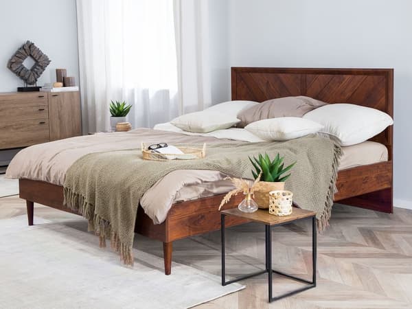 LED Seng med Ramme Mørkt Træ 140 x 200 cm Høj Sengegavl Farverig Belysning Rustikt Rammedesign