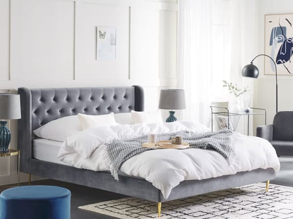 Harmaa samettinen sänky 160 x 200 cm sängynpääty kultaiset jalat moderni muotoilu