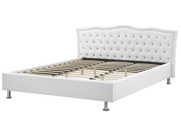 Seng Hvit Imitert skinn 180 x 200 cm Dekorative knapper og spikerhoder Sengegavl Glamorøs stil Dobbeltseng Sengeramme Soverom
