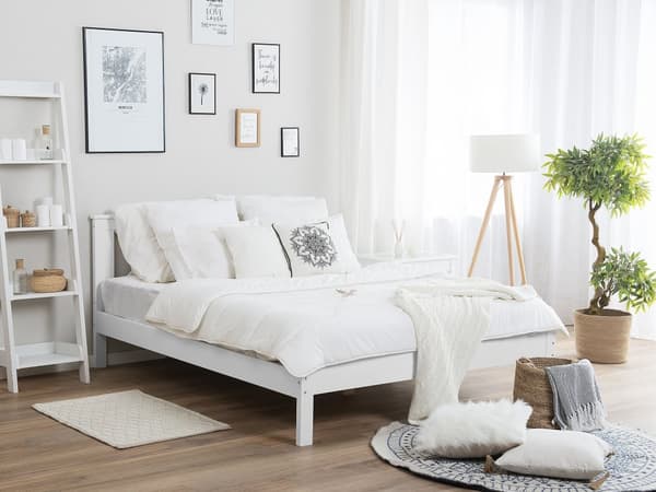 Hvit Seng med Treramme Dekorativ Sengegavl 160 x 200 cm Rustikk Design