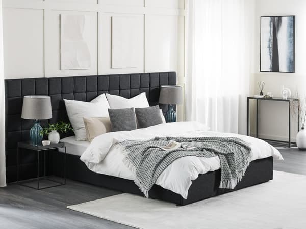 Mørkegrå, polstret seng med ramme og bred sengegavl med skuffer 160 x 200 cm Moderne design