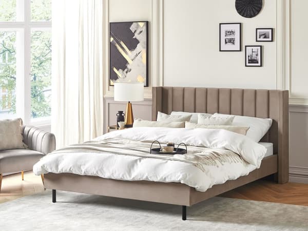 Seng Taupe Fløyel 180 x 200 cm Polstret Sengegavl Gullben Lamellbunn Retro Elegant Soverom