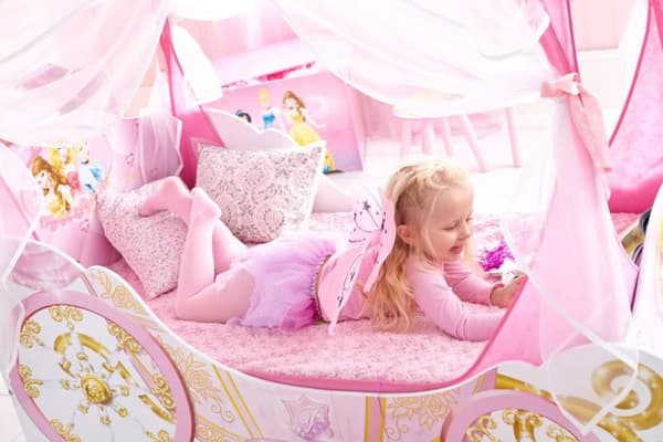 Disney Prinsessvagn Junior barnsäng (140cm)
