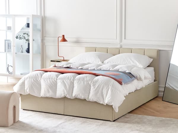 Dubbelsäng Beige Tyg Poppelträ Förvaringsutrymme Spjälbotten 140 x 200 Skandinavisk Design Sovrum