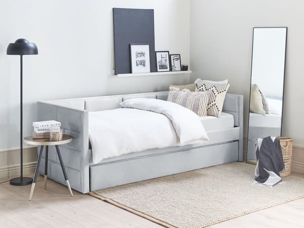 Sohvasänky vaaleanharmaa 90 x 200 cm samettiverhoilu puu ulosvedettävä varavuode sälepohja glamour