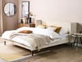 Miniatyrbillede 2 af 10: Lysbeige velourpolstret seng med ramme 180 x 200 cm hovedgærde med vinger klassisk design