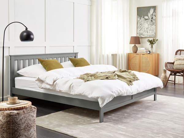 Seng med ramme grå treramme 180 x 200 cm lav sengegavl minimalistisk tradisjonell design