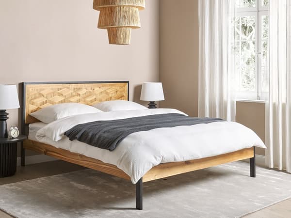 Dobbeltseng mørk MDF ramme med nakkestøtte og lamellbunn med sorte metallben 160 x 200 cm