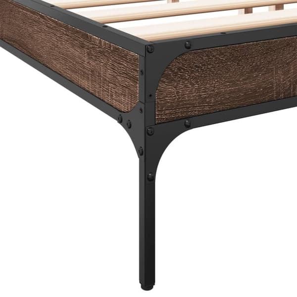 vidaXL sengeramme 200x200 cm konstrueret træ og metal brun egetræ