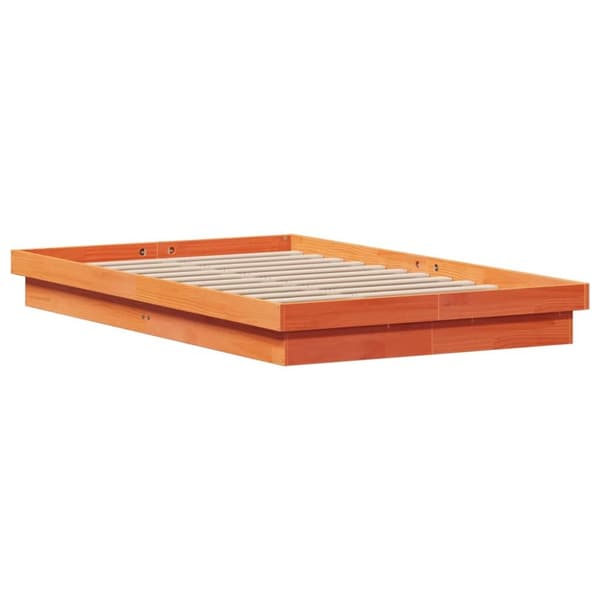 vidaXL Sängram med LED vaxad brun 140x200 cm massiv furu -  Sängar & sängramar