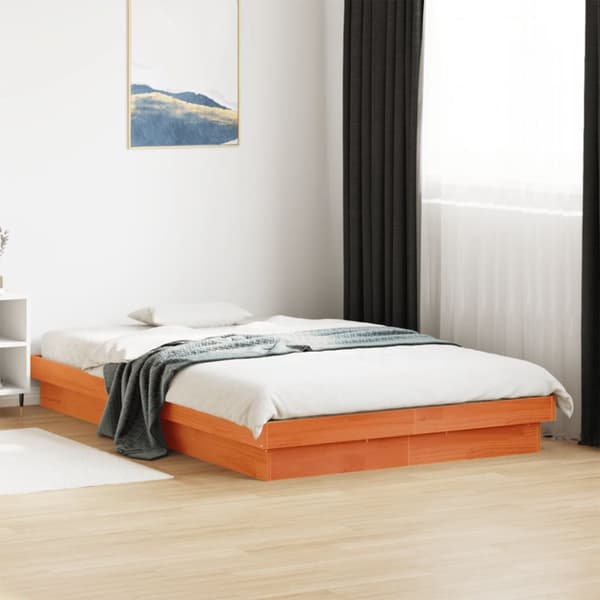 vidaXL Sängram med LED vaxad brun 140x200 cm massiv furu -  Sängar & sängramar