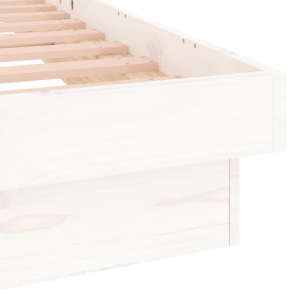 Sängyt & sängynrungot - Living Sängynrunko LED-valoilla valkoinen 140x190 cm täysi puu