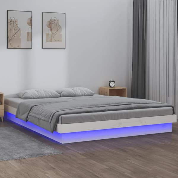 Sängyt & sängynrungot - Living Sängynrunko LED-valoilla valkoinen 140x190 cm täysi puu