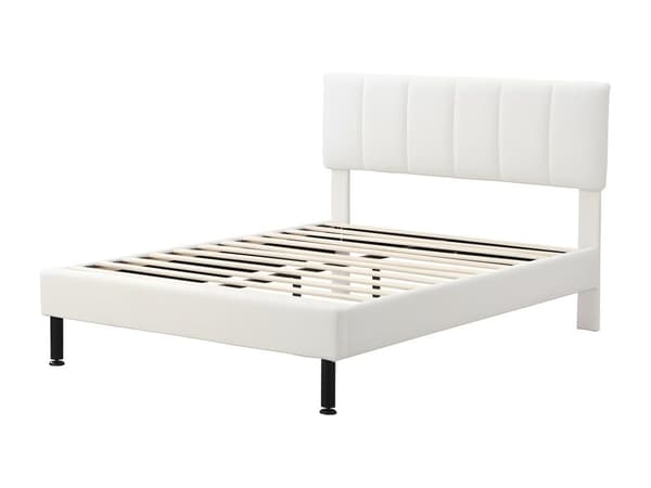 Möblerad säng, järnfötter, lamellram, enkel design, madrass ingår ej, sherpatyg, beige
