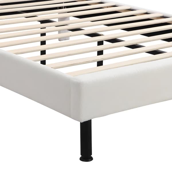 Möblerad säng, järnfötter, lamellram, enkel design, madrass ingår ej, sherpatyg, beige