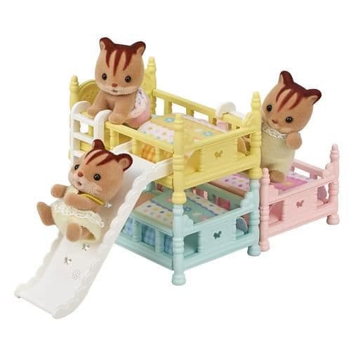 Sylvanian Families Våningssängar - Rosa - 5741 - Avtagbara kuddar, täcken, rutschkana och stegar