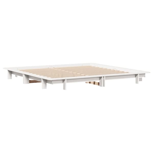 vidaXL Sengeramme med madrass hvit 200x200 cm heltre furu