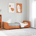 Miniatyrbild 1 av 2: Sängram utan madrass vaxad brun 90x190 cm massiv furu