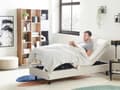Miniatyrbillede 4 af 11: Elevationsseng Lys Beige Polyester 80 x 200 cm Elektrisk Enkeltmandsseng Justerbar Seng med Fjernbetjening Sengeramme uden Gavl
