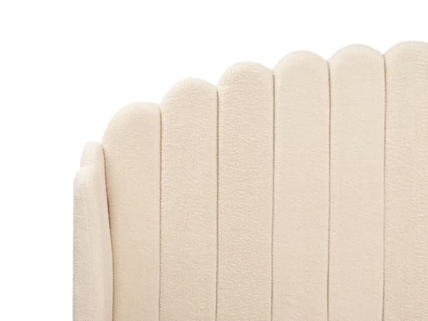 Sengeramme Beige Bouclé 180 x 200 cm Metallben Skjellformet sengegavl Retro og glamorøs stil Dobbeltseng Soverom