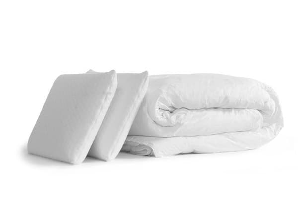 Pack 140x200 REGEN madrass med minnesskum + sängbotten kit vit + Täcke 240x220 cm + 2 kuddar 60x40 cm 140 x 200 cm vit