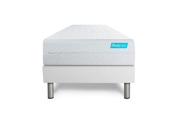 Sänggavel och madrass - BODY CARE - BIOCARE - 90x200 cm - Minnesskum - 26 cm tjock.