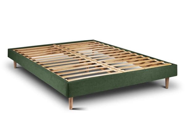 Säng 140x190cm med klädda sänggavlar och grön sängbotten - Total höjd: 29cm