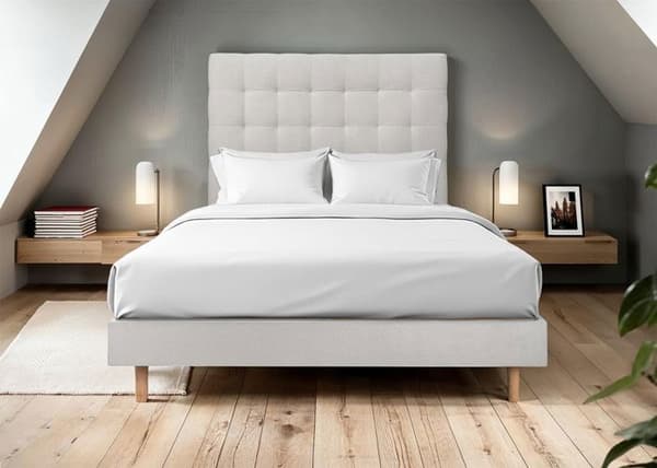 Säng 200x200cm - Massivt trä - Skandinavisk - Padded sänggavel - Sängbotten ingår - Lätt att montera