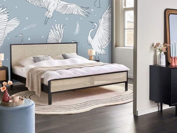 Seng Sort Træ 180 x 200 cm Moderne Dobbeltseng med Sengegavl To Mands Høj Sengeramme Minimalistisk Design Træseng