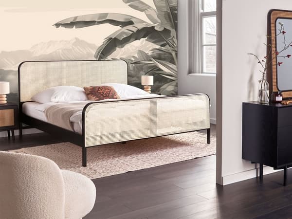 Seng Sort Træ 180 x 200 cm Moderne Dobbeltseng med Sengegavl To Mands Høj Sengeramme Minimalistisk Design Træseng