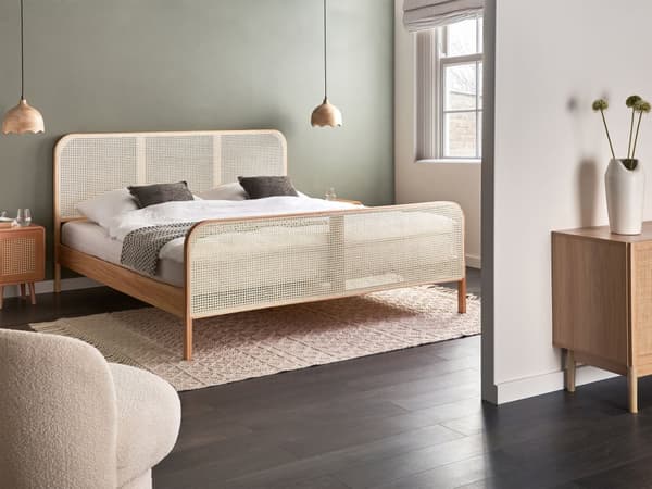 Seng Lyst Træ 180 x 200 cm Moderne Dobbeltseng med Sengegavl To Mands Høj Sengeramme Minimalistisk Design Træseng
