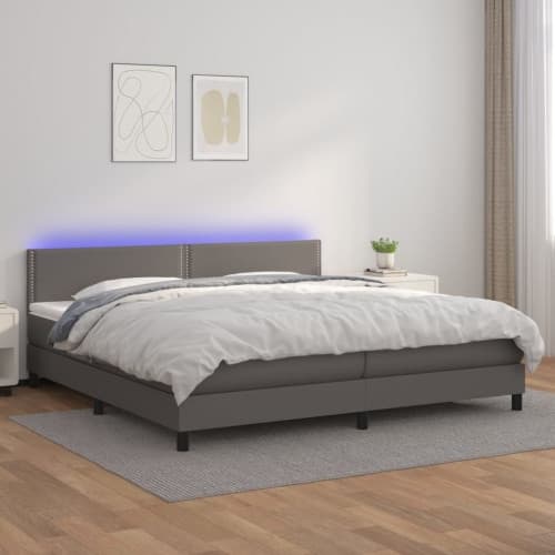 Ramsäng med madrass & LED grå 200x200 cm konstläder