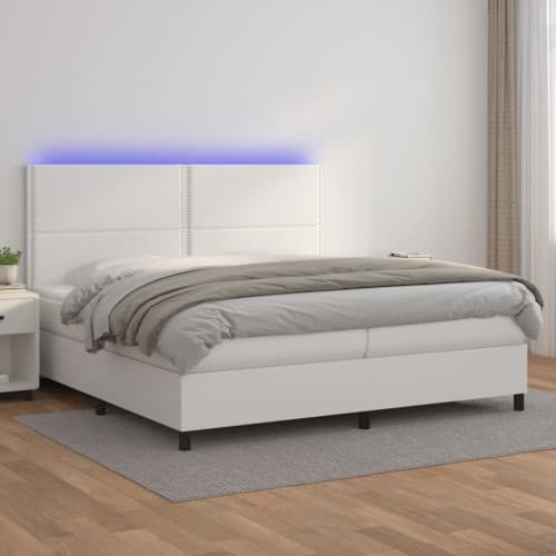 Ramsäng med madrass & LED vit 200x200 cm konstläder