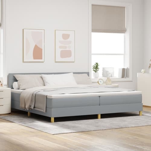 Sängbotten med madrass ljusgrå 200x200 cm tyg