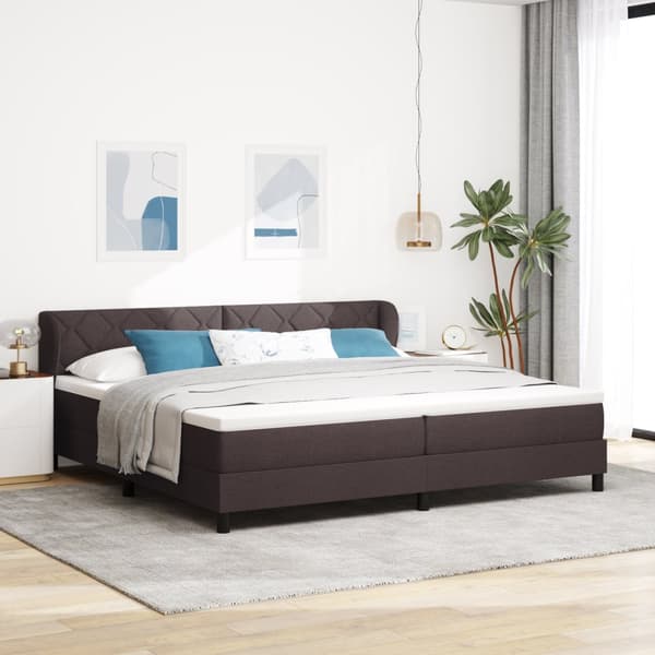 Resårsäng med madrass 200x200 cm mörkbrun tyg