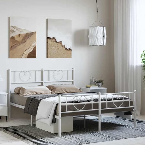 Sängram med huvudgavel och fotgavel vit metall 150x200 cm
